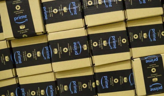 Η Amazon ετοιμάζεται να απολύσει περίπου 10.000 εργαζομένους